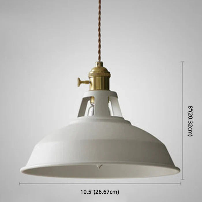Retro Hängelampe aus Metall, Industrial Design, für Wohn- und Esszimmer.