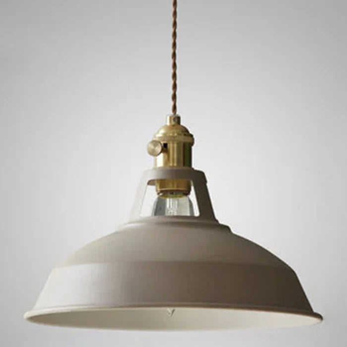 Vintage Metall Pendelleuchte im Industriedesign für Küche & Esszimmer-Beleuchtung.
