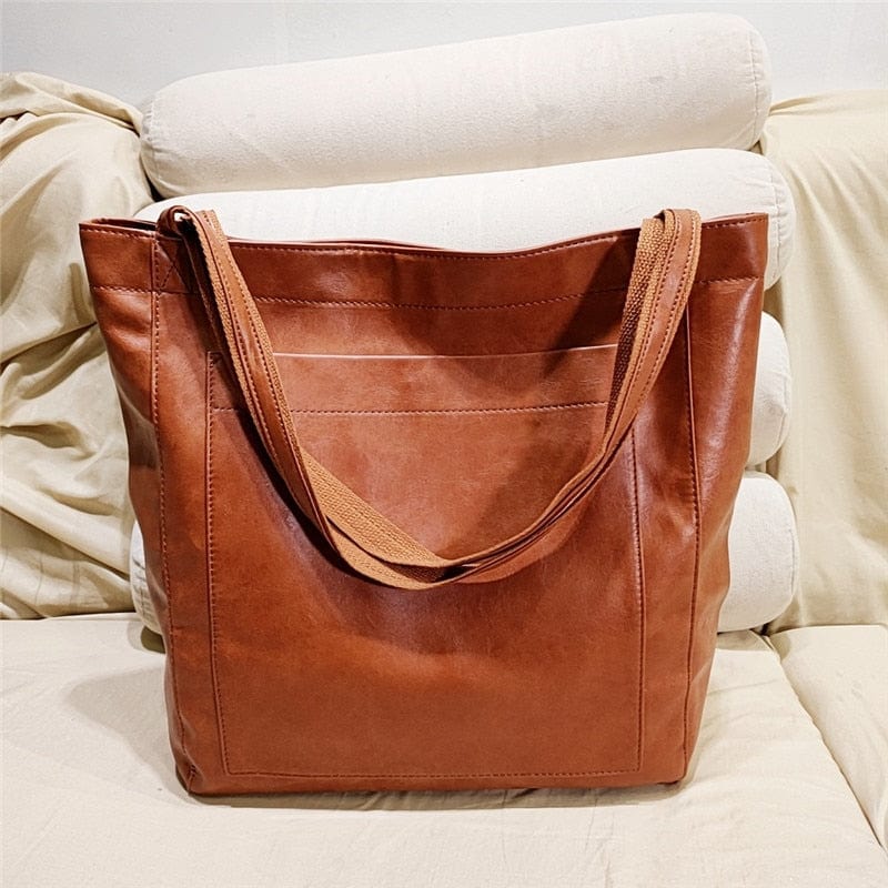 Business-taugliche Damen Handtasche, geräumig und elegant, für den professionellen Auftritt.