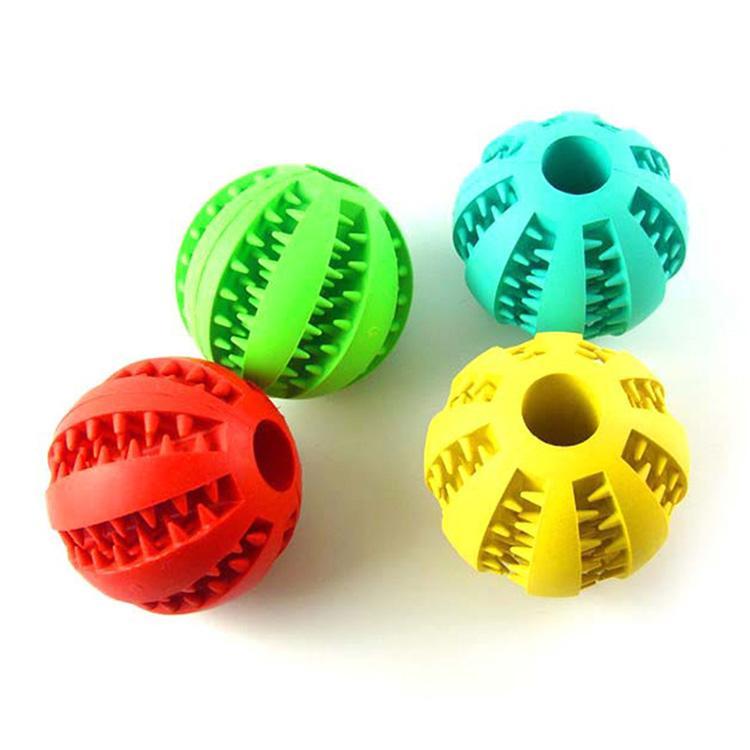 Interaktiver Gummiball für Hunde, ideal zur Zahnpflege & Zahnreinigung. Robustes Kauspielzeug für alle Größen.