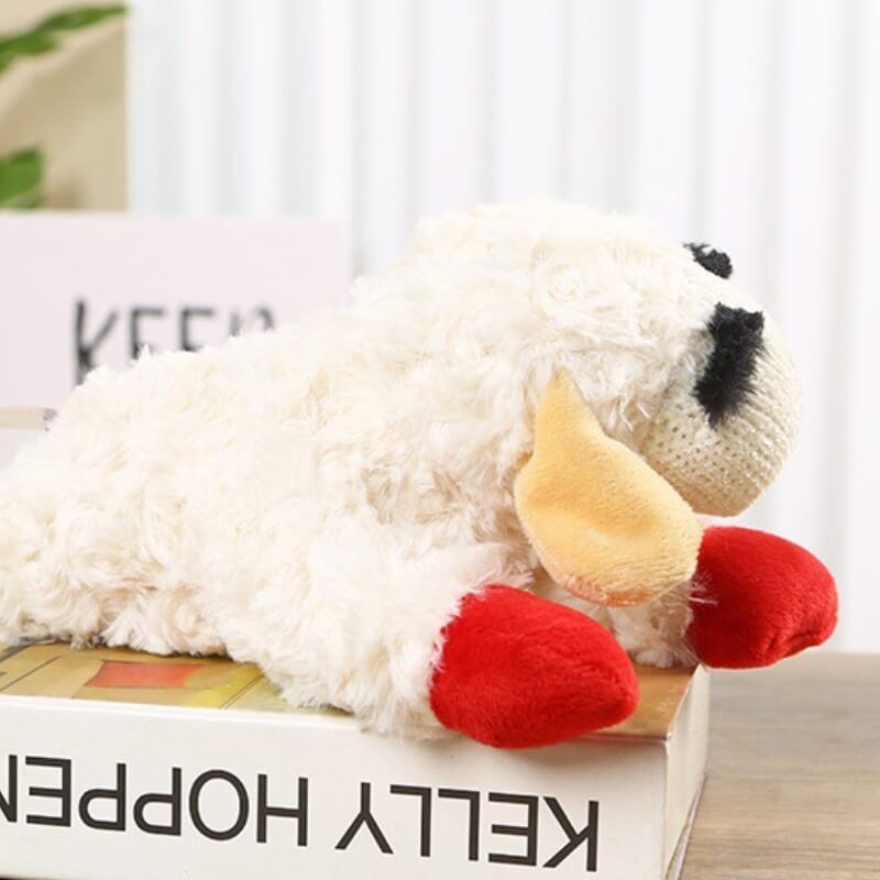 Lamm Hundespielzeug: Weiches Quietschspielzeug aus Plüsch, ideal für Kauen & Apportieren.