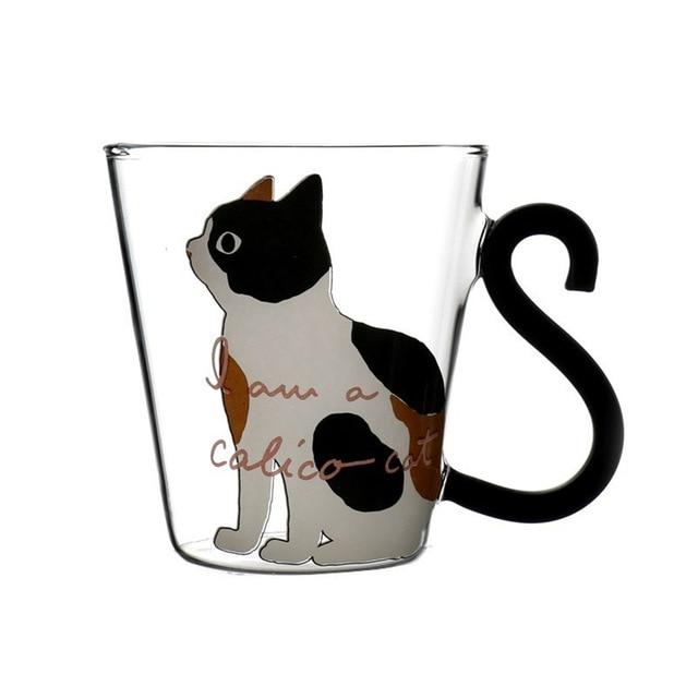 Japanische Katzentasse aus Borosilikatglas mit einzigartigem Schwanzgriff, ideal für Kaffee oder Tee. Süße Geschenkidee.
