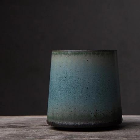 Einzigartige japanische Keramik-Kaffeetasse mit markantem Farbverlauf. Originaler Retro-Teebecher.