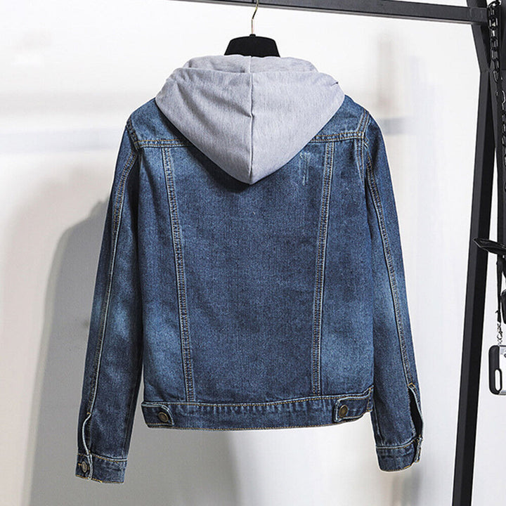 Warme Plus-Size Damen Jeansjacke mit Kapuze, ideal für Herbst und Winter. Komfortable Mode in trendigem Blau.