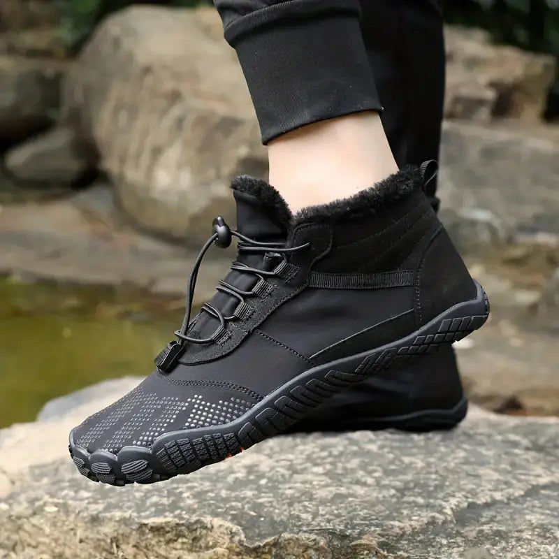 Ein Paar Jesse Barfußschuhe von oben. Unisex Modell, dünne Sohle, perfekt für natürliches Gehen & gesundes Fußgefühl.