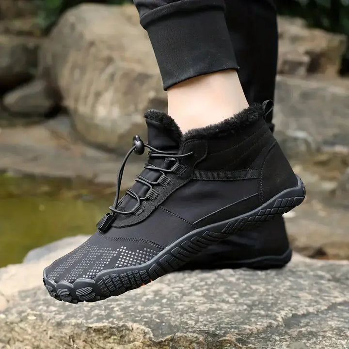 Ein Paar Jesse Barfußschuhe von oben. Unisex Modell, dünne Sohle, perfekt für natürliches Gehen & gesundes Fußgefühl.