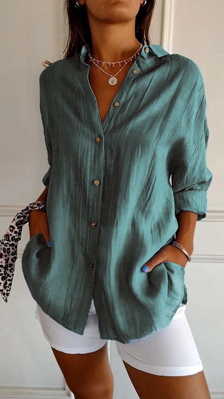 Kragendetail der eleganten, klassischen Damen Business Bluse, weiß, bequem, ideal für Büro und formelle Anlässe.