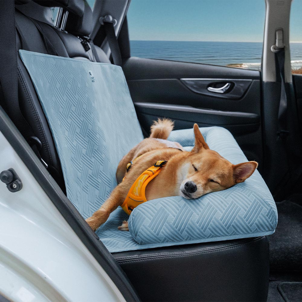 Sicherer Hundeautositz für kleine & große Hunde, mit Kühlfunktion für entspanntes Reisen.