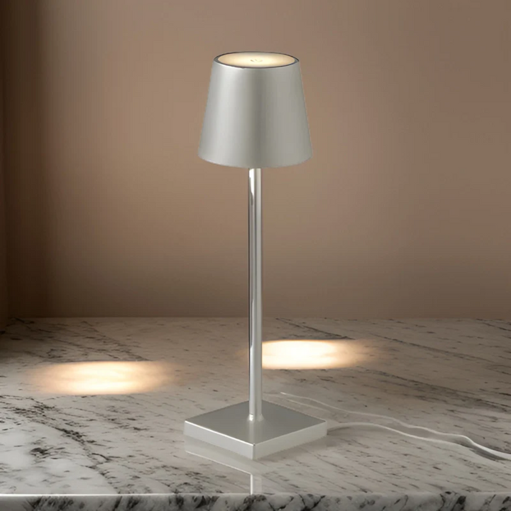Tragbare, wiederaufladbare Tischlampe im Nordic-Stil für Wohnzimmer, Garten oder Balkon.