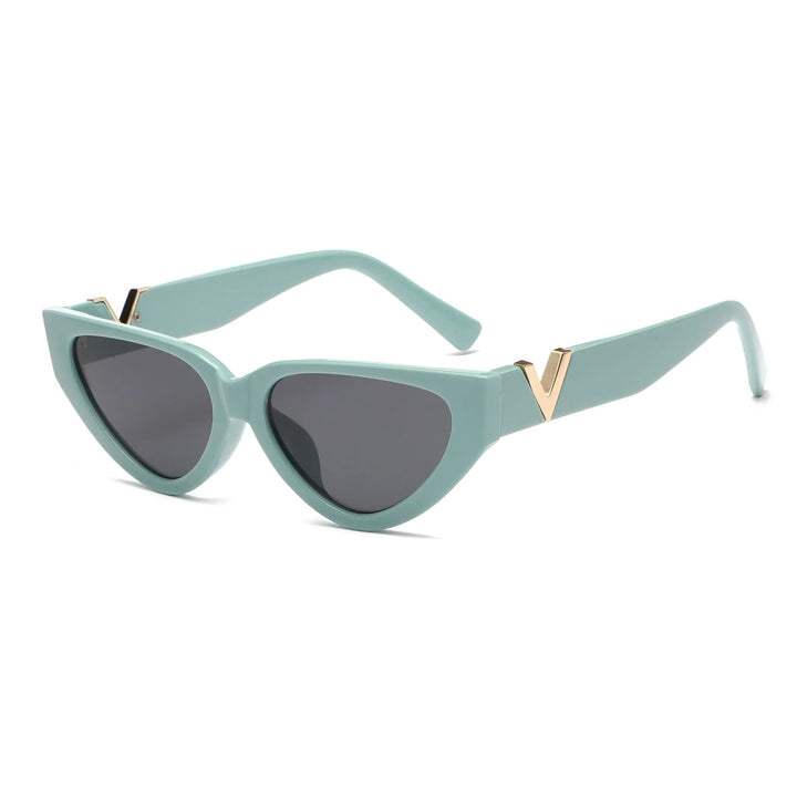 Stilvolle Damen Retro Sonnenbrille, Katzenaugen-Form, perfektes Sommer-Accessoire.