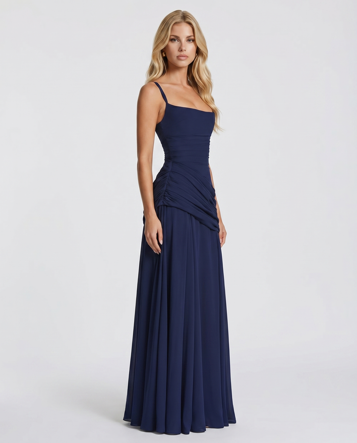 Bodenlanges Trägerkleid in Marineblau, ideal als Hochzeitsgast- oder Abiballkleid. Elegante A-Linie Silhouette.