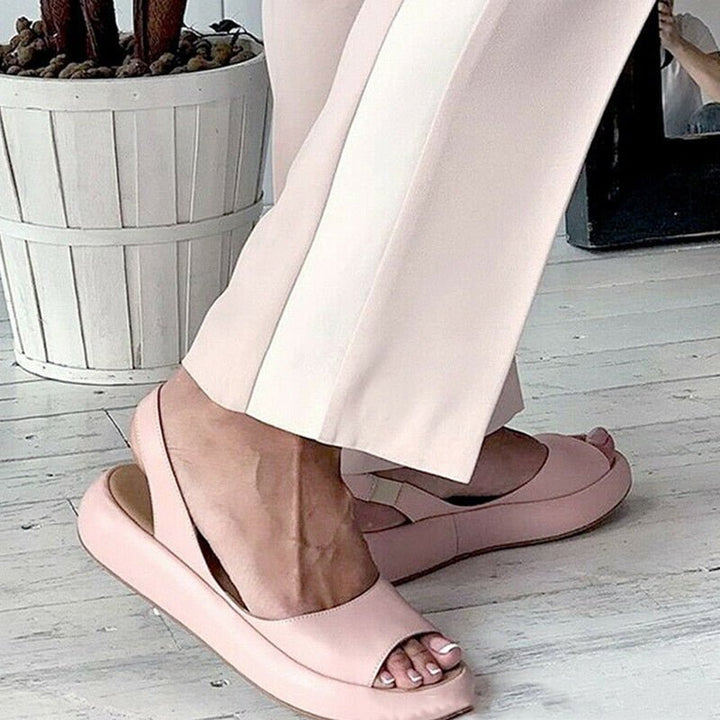 Komfortable orange Damen Sommerschuhe mit weichem Fußbett, ideal für lange Sommertage.
