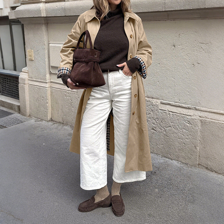 Eleganter Damen Trenchcoat mit modischem Karo-Futter; vielseitige Übergangsjacke für Büro & Freizeit.
