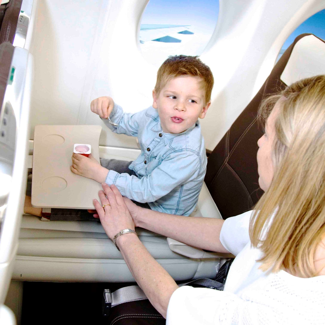 Aufblasbare Kinder Reisematratze mit weicher Oberfläche. Bietet komfortablen Schlaf wie im eigenen Kinderreisebett.
