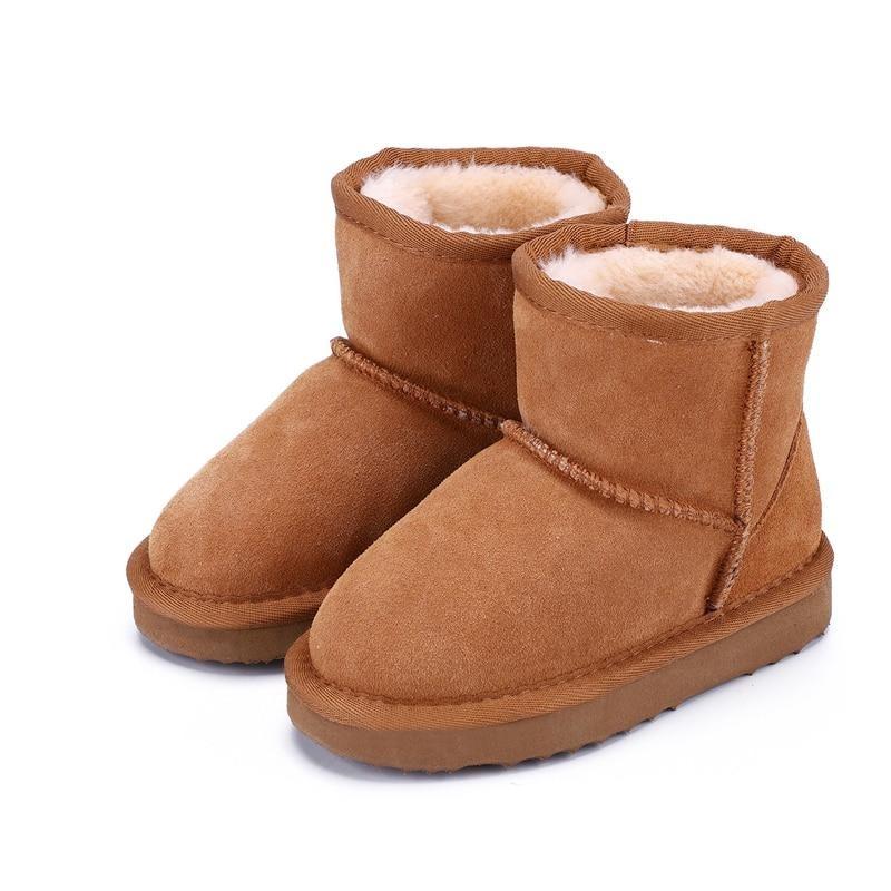 Kinder Winterstiefel, warm & wasserdicht, ideal für Schneeabenteuer im Winter.