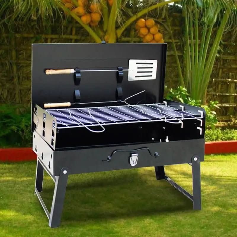 Robuster Klappgrill aus Stahl, perfekt für Camping, Outdoor-BBQ und Picknicks im Garten.