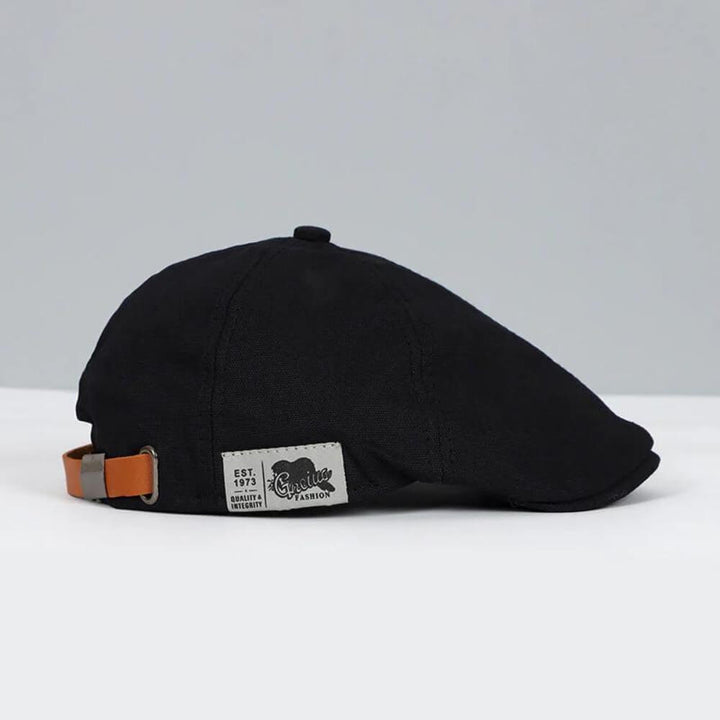 Klassisch elegante Herren Baskenmütze für stilvolle Herrenmode. Bequemes und vielseitiges Accessoire.