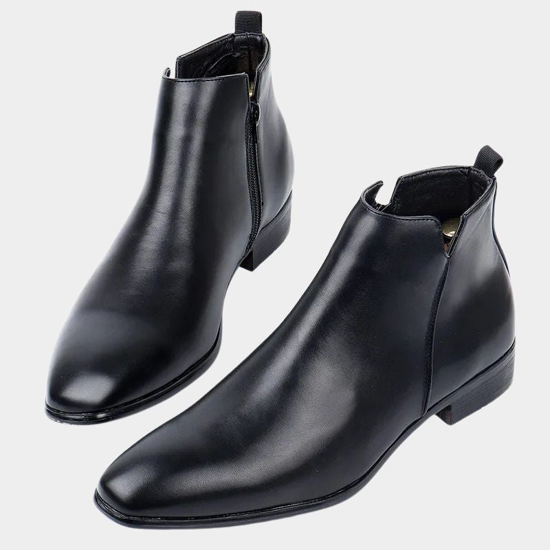 Klassische braune Retro-Herrenstiefel für zeitlosen Stil und Komfort. Perfekt als Alltagsschuhe.