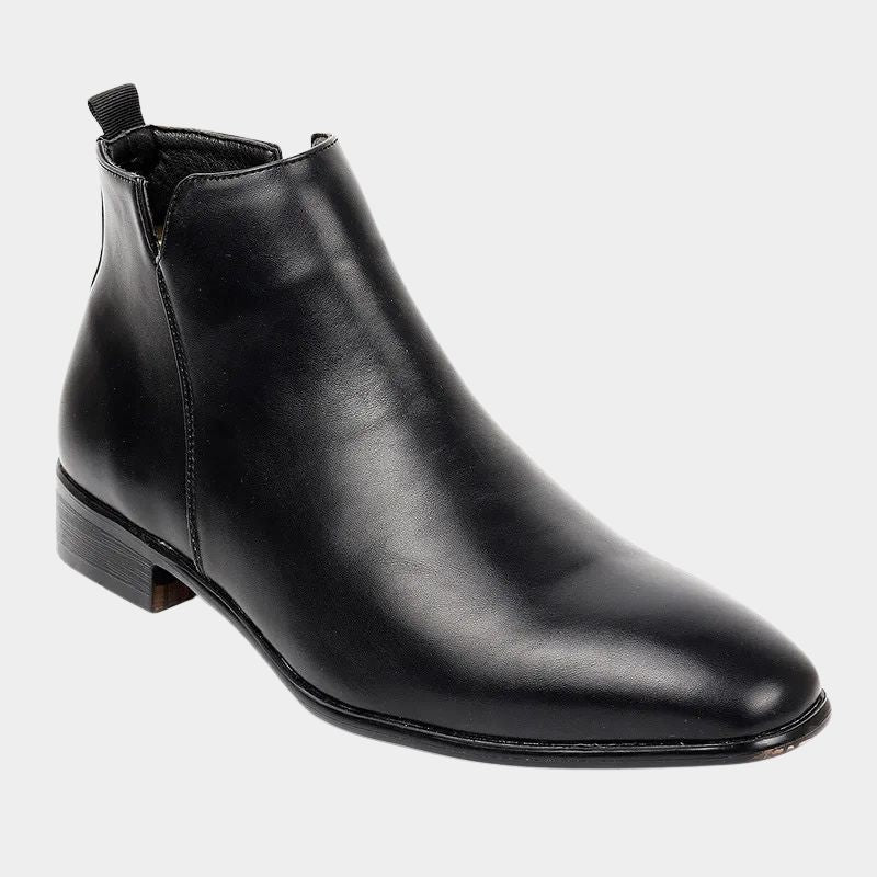 Robuste braune Herrenstiefel im klassischen Retro-Stil, bieten optimalen Komfort und festen Halt.