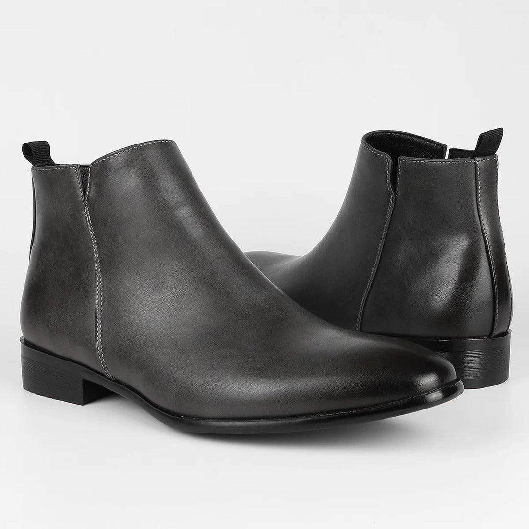 Vielseitige schwarze klassische Herrenstiefel, geeignet als Freizeit- & Winterstiefel für Herren.