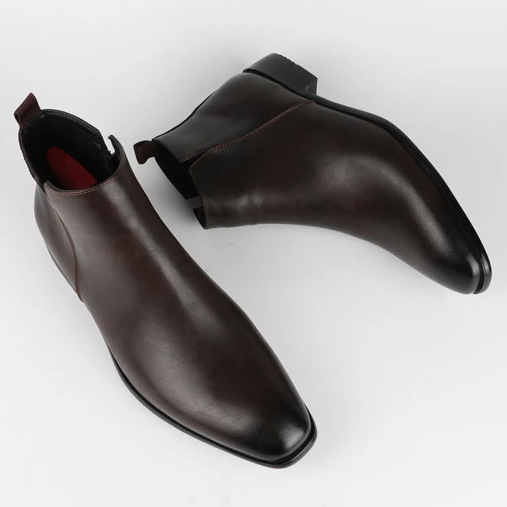 Hochwertige klassische Herrenstiefel in Schwarz, robust, bequem & vielseitig für jede Gelegenheit.