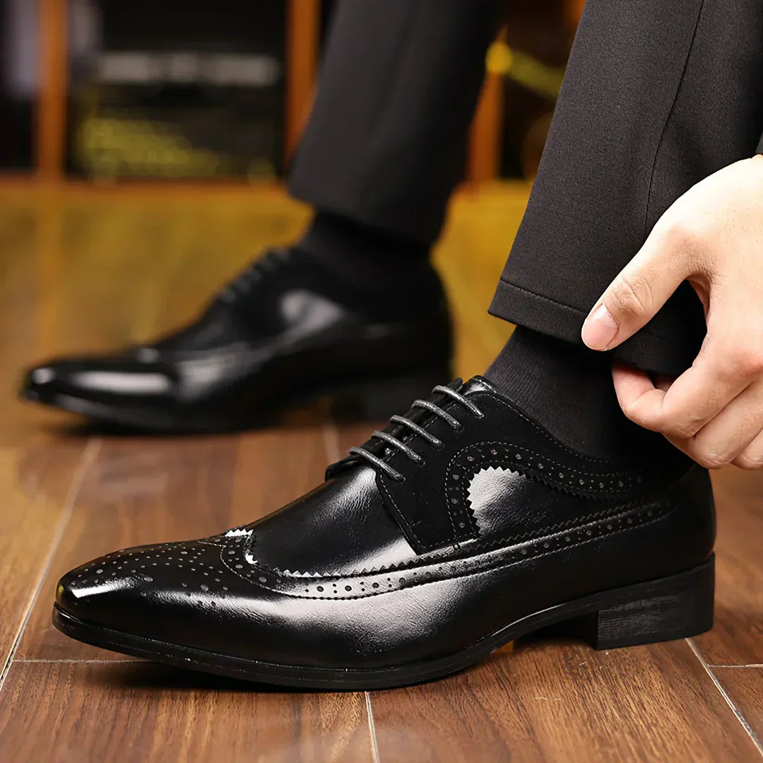 Glänzende klassische Herren Schnürschuhe für Hochzeiten, Abendveranstaltungen und formelle Anlässe; ideal als Anzugschuhe.