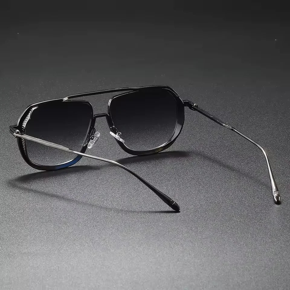Modische Herren Pilotenbrille mit stylischem Verlaufsglas und elegantem Metallgestell, ein Must-have-Accessoire.