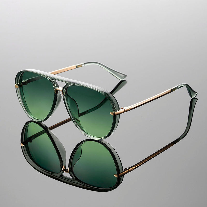 Klassische Herren Pilotenbrille Sonnenbrille mit schwarzem Metallgestell und UV-Schutz.