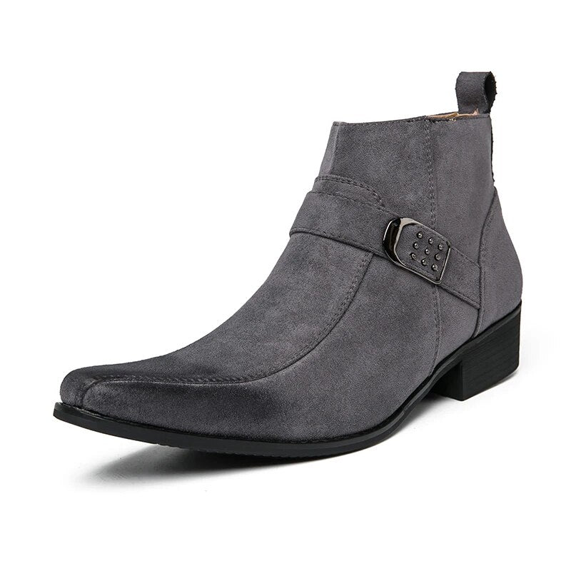 Braune klassische Leder-Herrenstiefel Felix mit glänzender Oberfläche und Schnallendetail für stilvolle Männer.