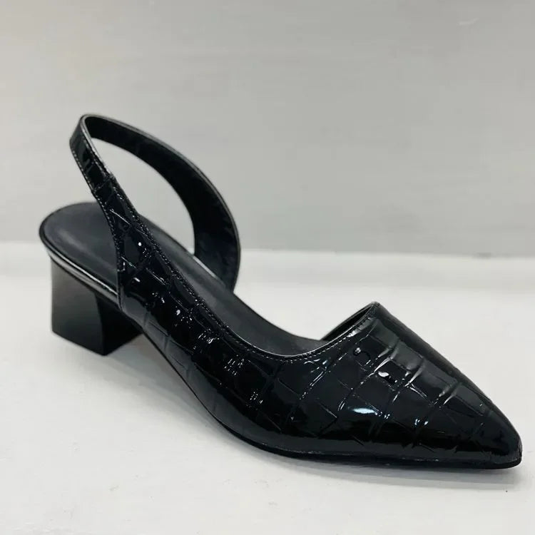 Zeitlose schwarze Damen Pumps. Ideal als bequeme Büroschuhe, elegante Abendschuhe oder stilvolle Alltagsschuhe.