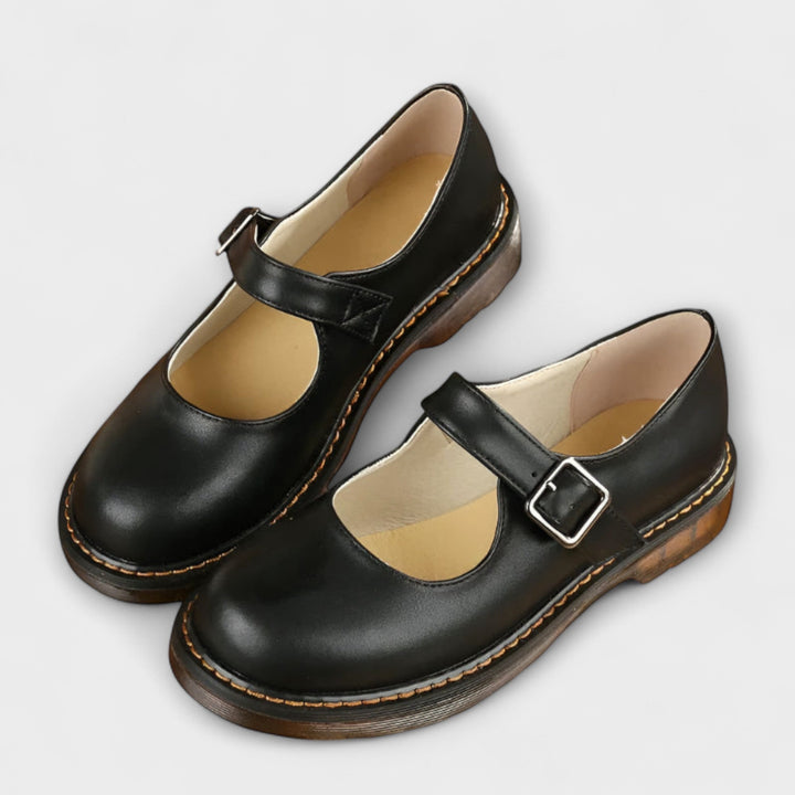 Komfortabler klassischer Mary Jane Damenschuh, ein stilvoller Flachschuh mit Schnalle für den Alltag.