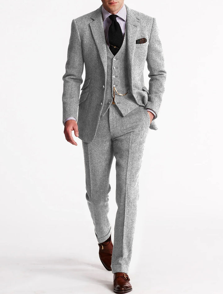 Marineblauer Herren Tweed Anzug Dreiteiler, klassisch & elegant für moderne Business- & Festtagsmode.