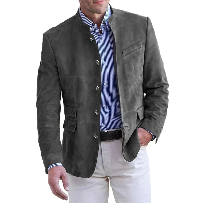 Herrenjacke: Zeitloser, klassischer Herbstmantel für den modernen Mann; stilvolle Oberbekleidung.
