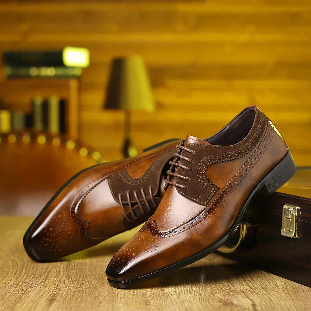 Edler schwarzer Herren Schnürschuh aus Leder. Perfekt für den stilvollen Mann, Business und Abendgarderobe.