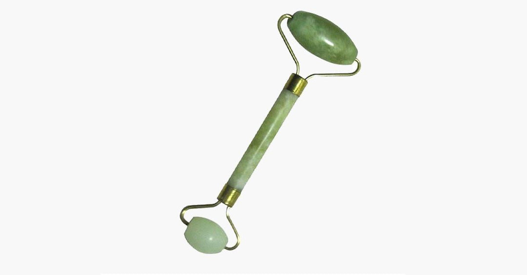Klassischer Jade-Gesichtsroller für entspannende Gesichtsmassage und strahlende, straffe Haut. Naturstein-Hautpflege.