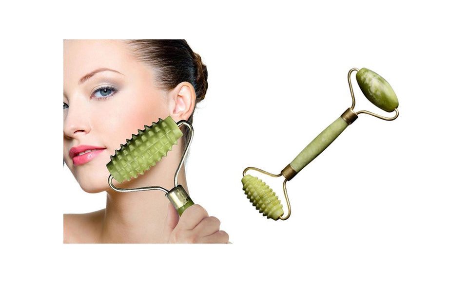 Jade-Gesichtsroller für straffe, strahlende Haut. Unterstützt die Lymphdrainage und Hautverjüngung als Beauty-Tool.