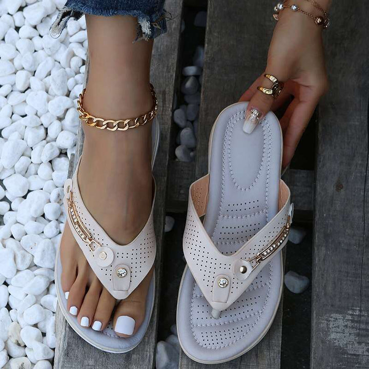 Komfortschuhe für Damen: Sandalen mit spezieller Fußgewölbe- & Fersenentlastung für lange Tage.