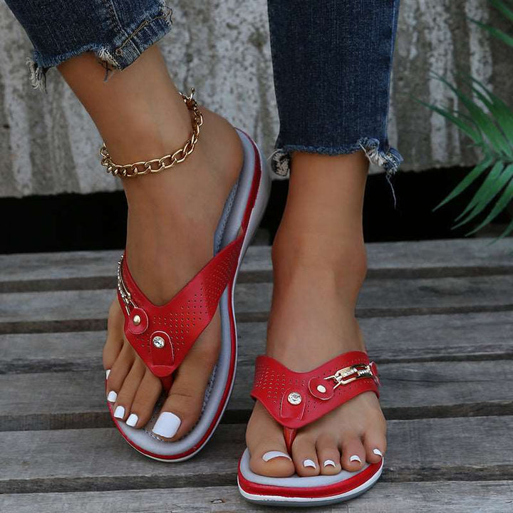Bequeme Damen Sandalen, leicht & rutschfest, mit spezieller Entlastung für Ferse und Fußgewölbe.