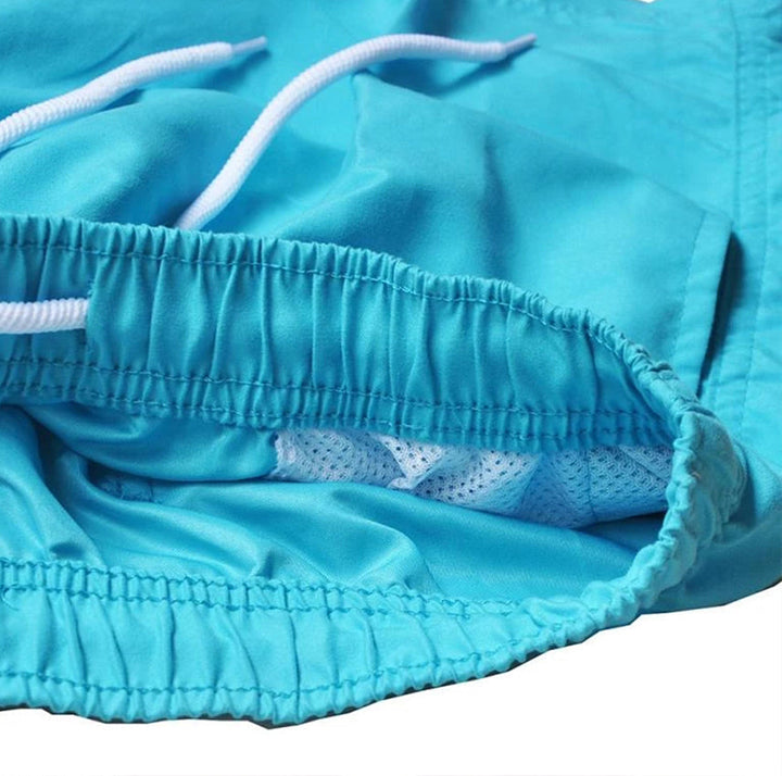 Bequeme Herren Schwimmhose für alle Wassersportaktivitäten. Schnelltrocknende Badeshorts für Urlaub & Pool.