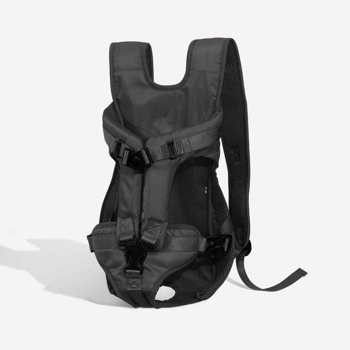Robuster Hunderucksack für lange Wanderungen, schützt Ihren Vierbeiner zuverlässig.