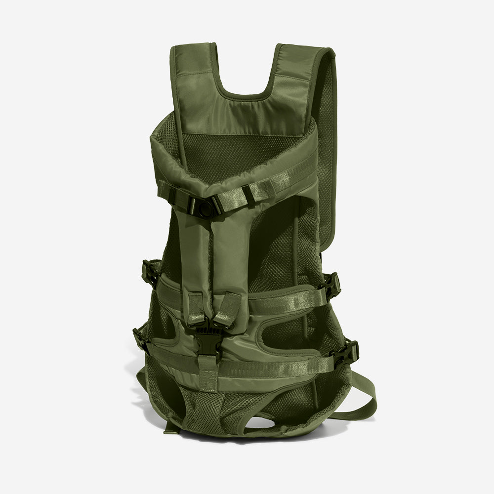 Funktionaler Haustierrucksack, verstellbar und mit Seitentaschen für Zubehör.