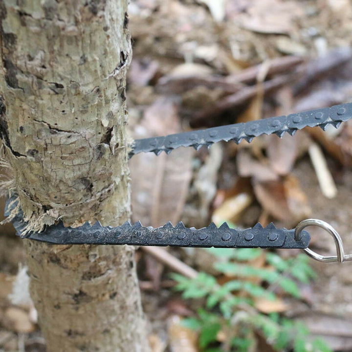 Langlebige Handkettensäge für den Garten, Outdoor-Einsatz & Camping. Kompaktes Werkzeug zum Holz schneiden.