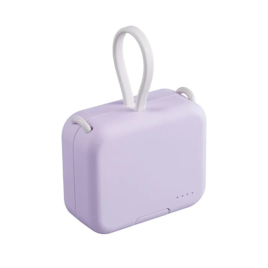 Externe Akku PowerPocket für Smartphones, kompakte grüne Powerbank mit Schnellladefunktion, ideal für Handy.