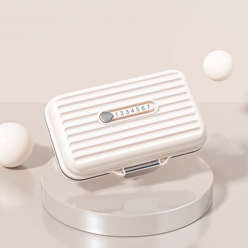Kompakte, tragbare Mini-Pillenbox zur sicheren Medikamentenorganisation unterwegs; ideal für Reisen und tägliche Nutzung.