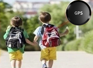 Tragbarer GPS Tracker für die Sicherheit von Kindern und Haustieren; bietet zuverlässigen Schutz & Echtzeit-Ortung.