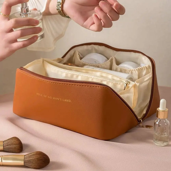 Funktionale Reise Beauty Tasche, strapazierfähiger Make-up Organizer für Damen, sichere Aufbewahrung.
