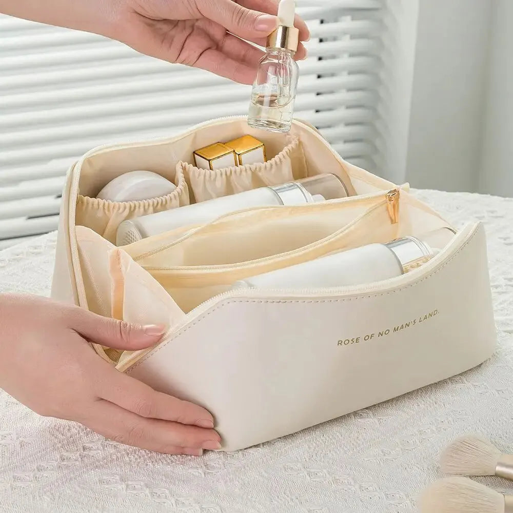 Elegante Kosmetiktasche für Damen, handlicher Make-up Reise Organizer für unterwegs.