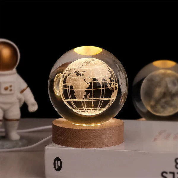 Leuchtende Astronomie-Kugel mit 3D-Effekt, ein Blickfang für jedes Zuhause.