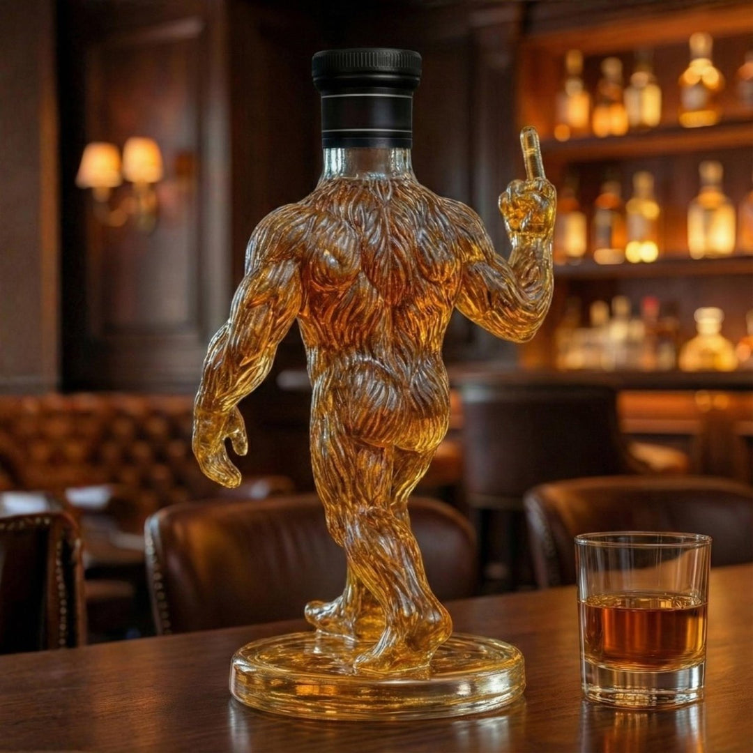 Bigfoot Dekantierflasche, handgefertigt aus Glas, ideal für Whiskey & Bourbon. Perfektes Homedecor & Männergeschenk.