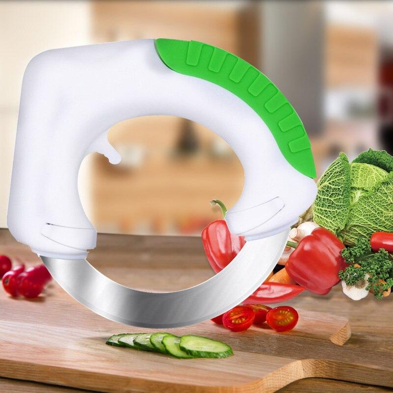 Ergonomisches Rollmesser für müheloses und effizientes Schneiden von Zutaten in der Küche.